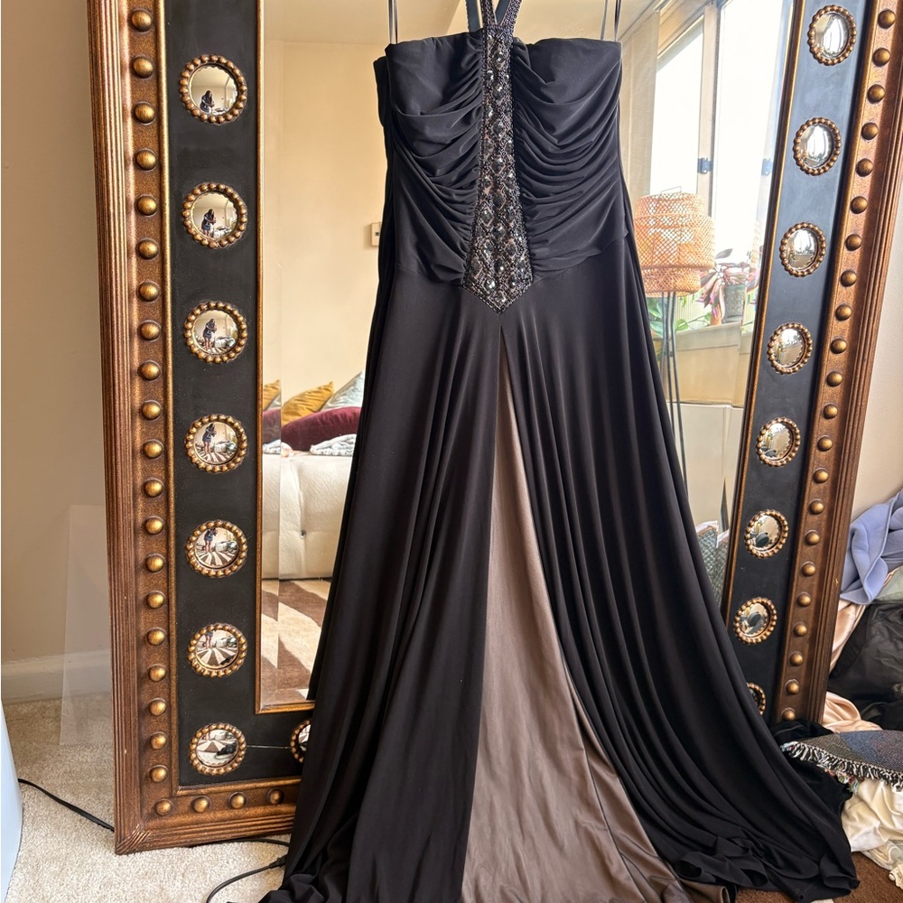 JS Boutique Black and Tan Maxi Dress - Picture 2 of 4